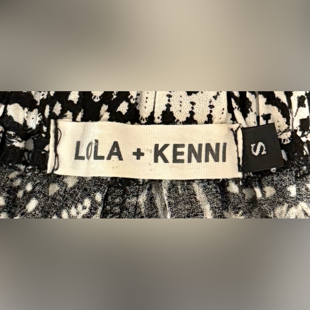 Chic Monochrome Patterned Jumpsuit - image 4